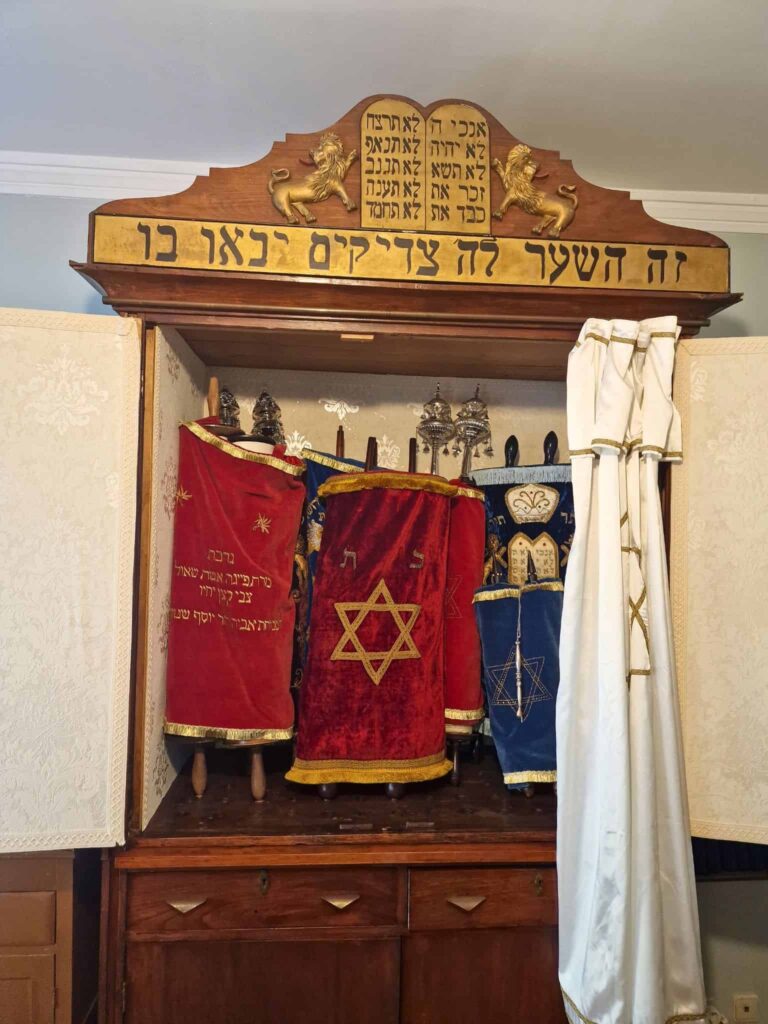 Ohel Jacob Synagogue