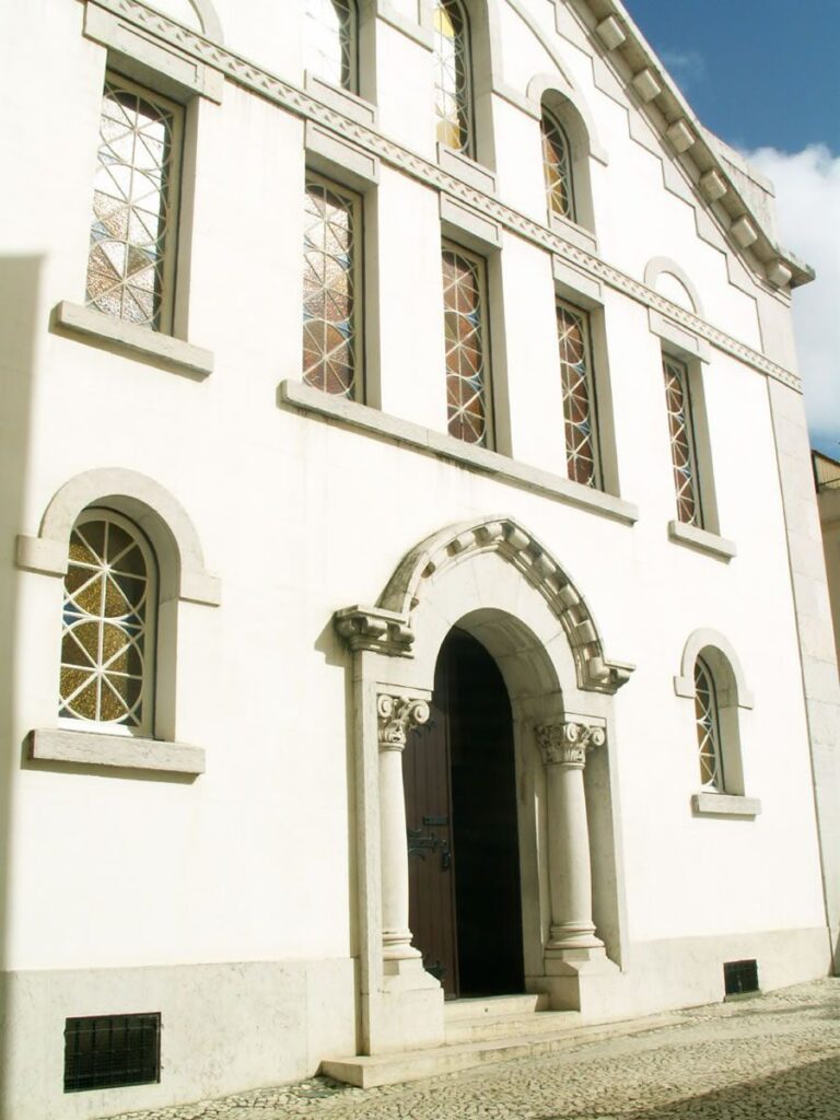 Shaare Tikva Synagogue facade