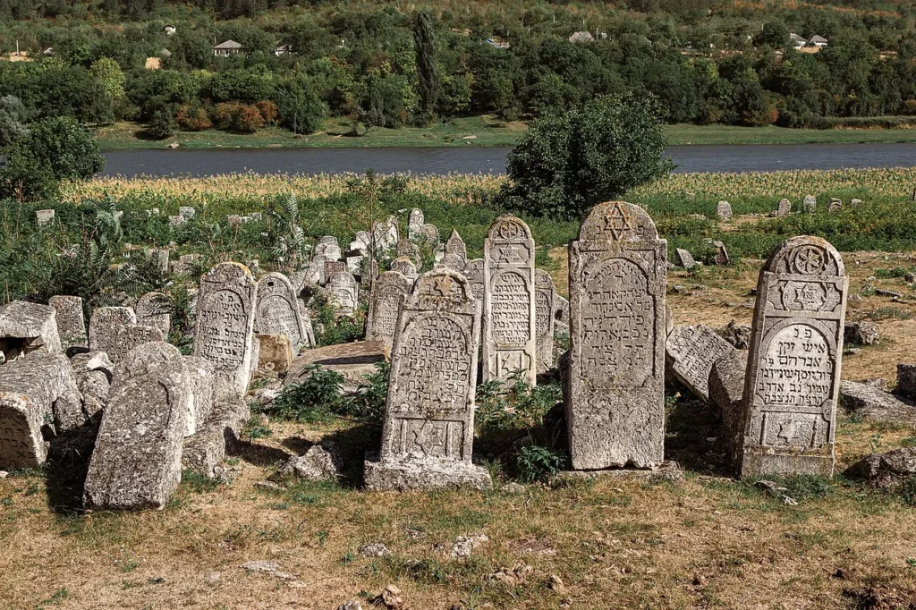 Vadul-Rașcov Jewish Cemetery
