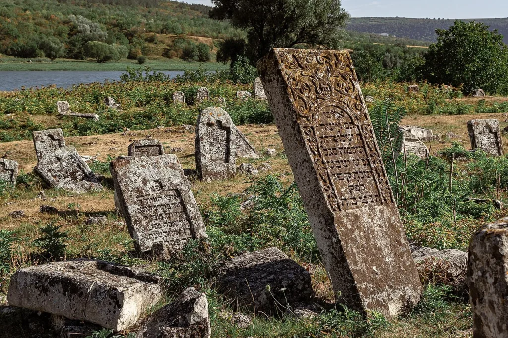 Broad view of the Jewish cemetery in Vadul-Rașcov, Moldova.