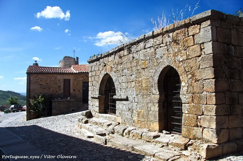 Exterior view of the cistern in Castelo Rodrigo.
